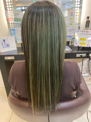 セミロング カラー ゆめ ベージュカラーのヘアスタイル