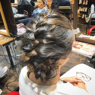 セミロング ヘアアレンジ 川名 充✂️のヘアスタイル