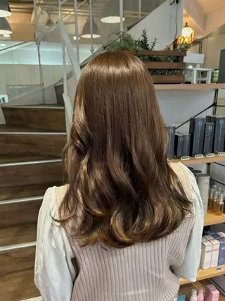 カラー Hip's eyes meiのヘアスタイル