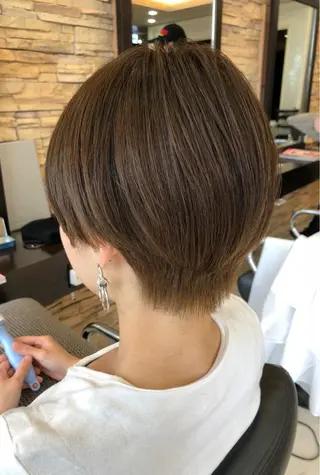 ショート カラー パーマ 小田 莉加子のヘアスタイル