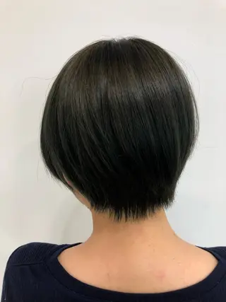ショート カラー 岩崎 裕司のヘアスタイル