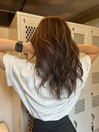 ロング カラー 安達 俊亮のヘアスタイル