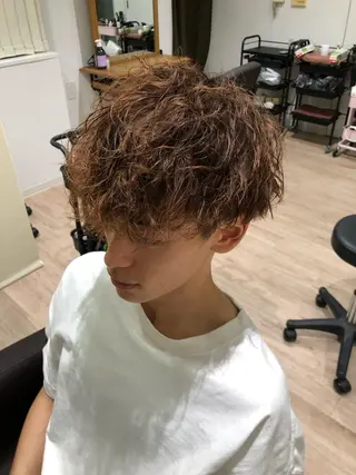 ショート カラー パーマ メンズ 関西センターパート メンズモデル募集のヘアスタイル