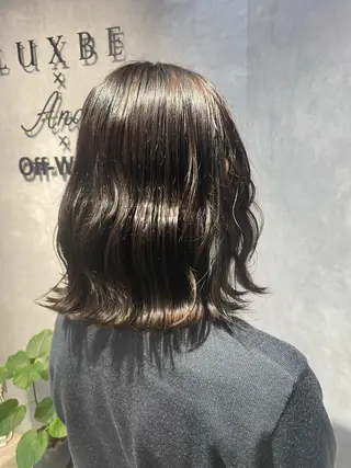 ミディアム Cielro/ダブル カラー/西田咲希のヘアスタイル