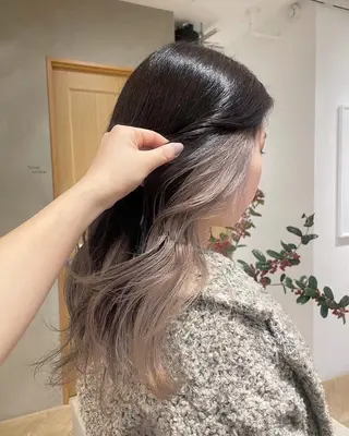 ロング 🍎デザインカラー /カエデ🍎のヘアスタイル