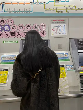 ロング カラー 都築 菜美のヘアスタイル