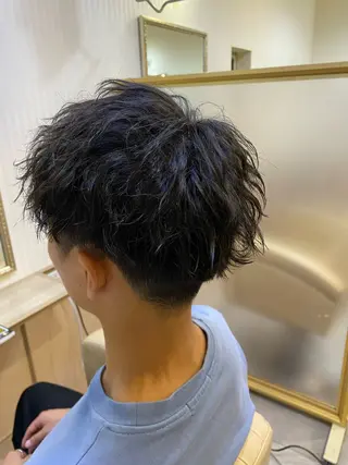 ショート パーマ メンズ 高須 未紀也のヘアスタイル