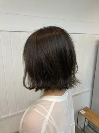 ミディアム カラー KEIGO/ ベージュカラーのヘアスタイル