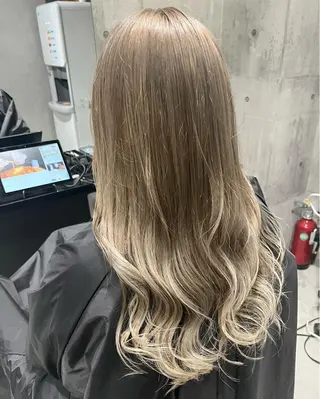 セミロング カラー mimiiy梅田 中崎町ハイトーンのヘアスタイル