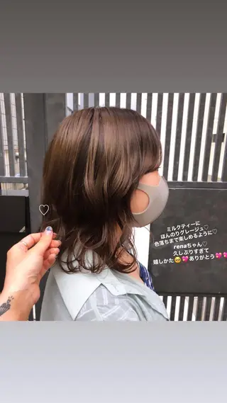 ミディアム ウルフカット/吉村 桃子のヘアスタイル