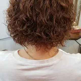 パーマ ミディアム 饒平名 知也のヘアスタイル