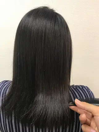 セミロング カラー 吉森 満俊のヘアスタイル