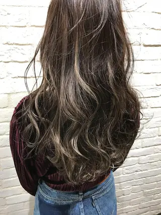 ロング カラー UMEDA FIGAROのヘアスタイル