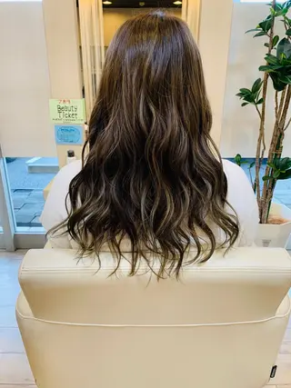 ロング カラー 佐藤 匠のヘアスタイル