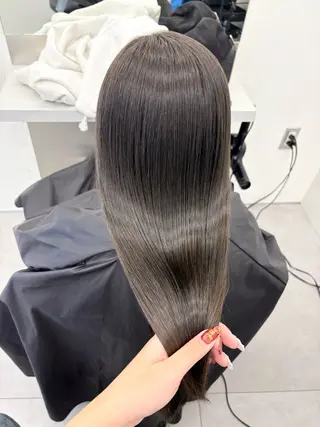 ロング カラー 天野 利咲のヘアスタイル