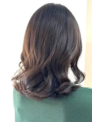 ミディアム 正分 真美のヘアスタイル
