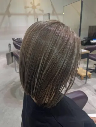 ショート カラー GRANDEUR natsukiのヘアスタイル