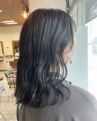 ミディアム カラー ヘアアレンジ イワタ マハ/ minim hairのヘアスタイル