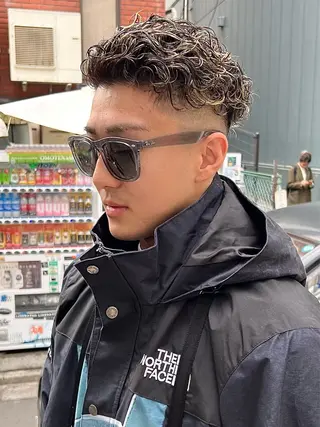 パーマ メンズ 豊崎 佑輔のヘアスタイル