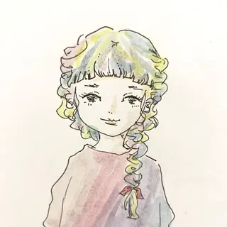 セミロング 佐藤 美咲のヘアスタイル