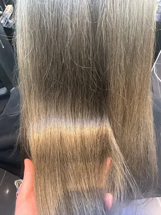 カラー Araki Chikaのヘアスタイル