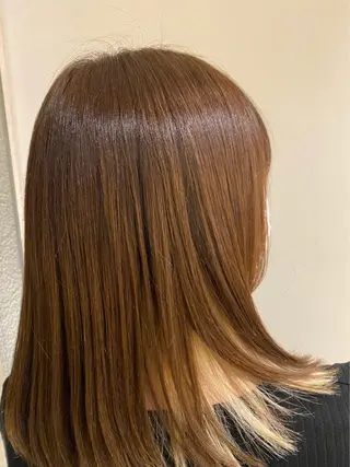 ミディアム カラー 横野 朱音のヘアスタイル