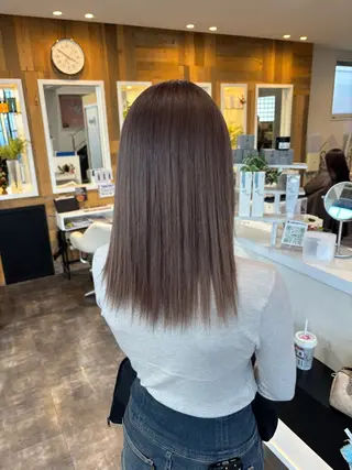 ミディアム カラー 藤原 梨夢のヘアスタイル