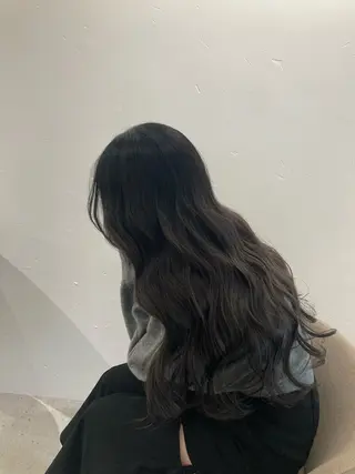 ロング ブリーチカラー KONNOのヘアスタイル