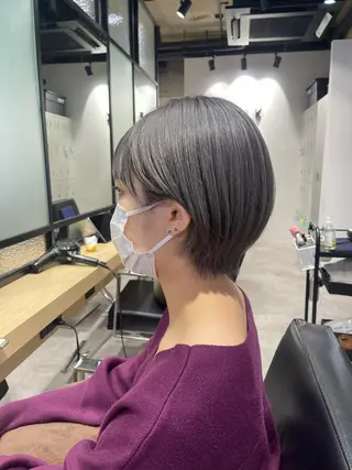 ショート カラー 白髪ぼかしハイライト バレイヤージュヤマトのヘアスタイル