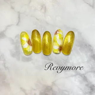 ミディアム ネイル nail salon Revymoreのネイルデザイン
