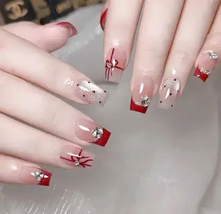 ネイル AKIKO ネイルサロンのネイルデザイン