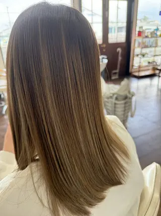 カラー かくばり ちえのヘアスタイル