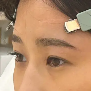 アイブロウ h iの眉毛・アイブロウイメージ