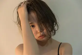 ショート カラー ツジガキ ユウスケのヘアスタイル