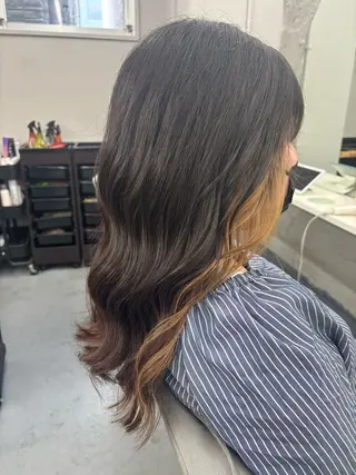 ロング カラー 腰越 麻奈のヘアスタイル