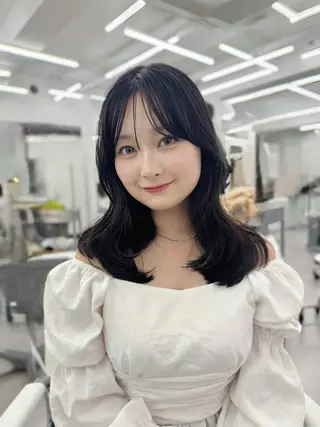 セミロング 透明感カラー✨🩵 韓国ヘアkanatoのヘアスタイル