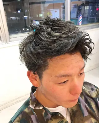 ショート カラー パーマ メンズ 🟦メンズパーマ🟦 横浜駅｜小上馬淳司のヘアスタイル