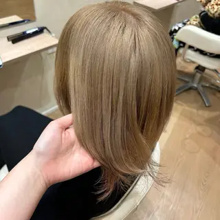 ミディアム カラー 砂野 真璃奈のヘアスタイル