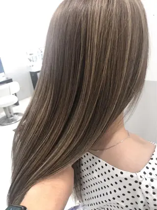 セミロング EARTH  紫竹山 🦋本間未来🦋のヘアスタイル