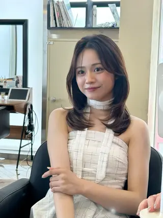 セミロング カラー SALOWIN二子玉川South店所属・AYANO ／レイヤー／オリーブのヘアスタイル