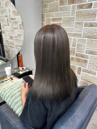 カラー 山名 璃湖のヘアスタイル