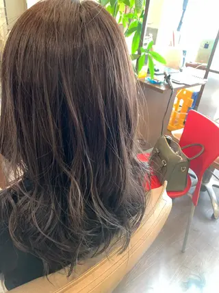 セミロング カラー coupe ciseauxのヘアスタイル