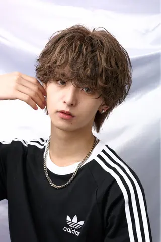 ミディアム カマタ ハルキのヘアスタイル