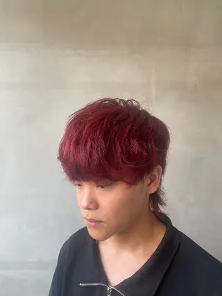 ショート カラー 新妻 宥人のヘアスタイル