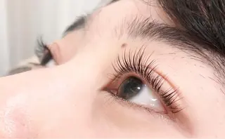 マツエク・マツパ TSUNA 🌙 Lim 五反田のマツエク・マツパデザイン