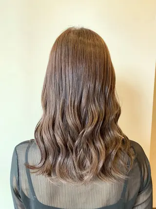 セミロング 石田 佳恋のヘアスタイル