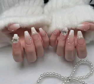 ミディアム Aila Nail HanChanのネイルデザイン