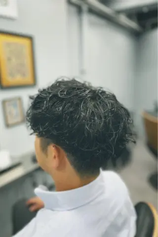 ミディアム パーマ メンズ 池袋メンズパーマ フェード純平のヘアスタイル