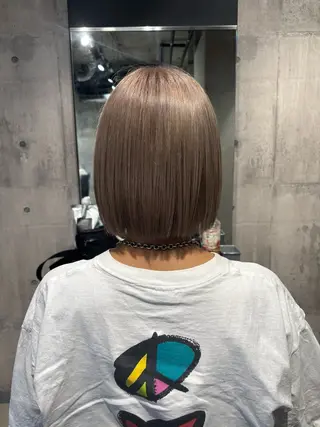 ショート カラー _WHITE / KENTOのヘアスタイル