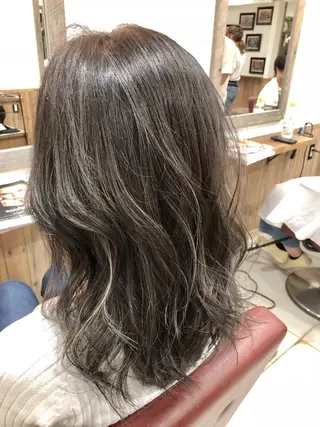 セミロング カラー M IIのヘアスタイル